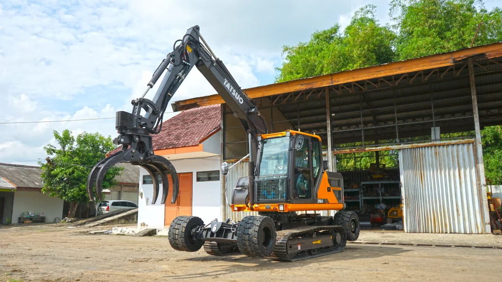 Excavator Tatsuo JP80-9 Grapple Dinas PUPR Madiun