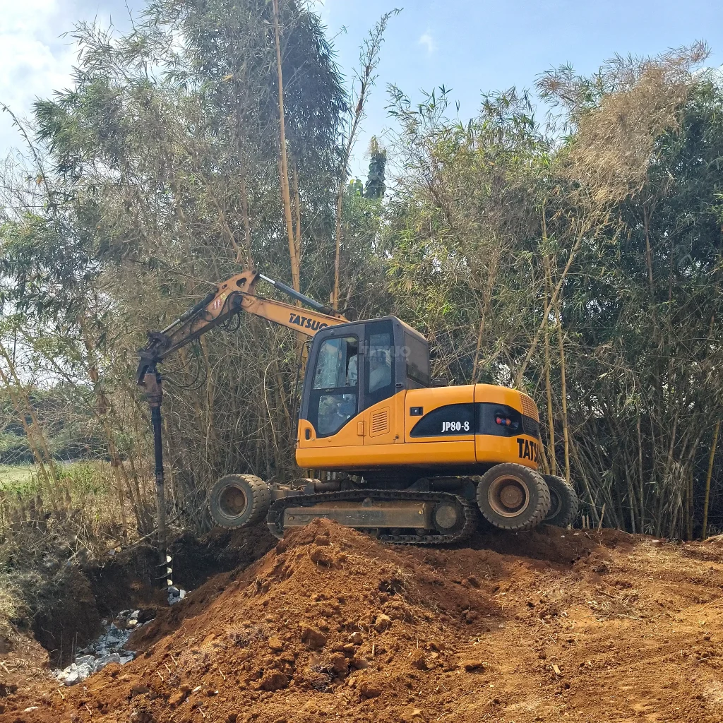Performa Excavator Tatsuo JP80-8